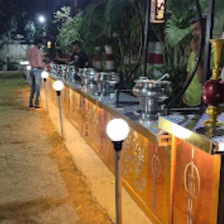 Hotel Blue Paradise Chandrapur Luaran gambar