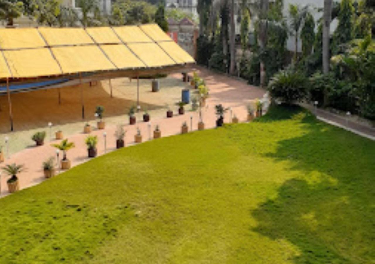 Hotel Blue Paradise Chandrapur Luaran gambar