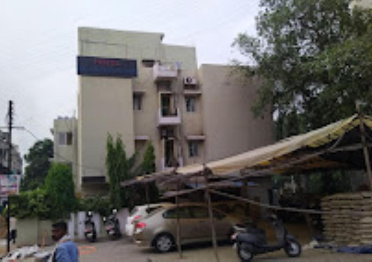 Hotel Blue Paradise Chandrapur Luaran gambar