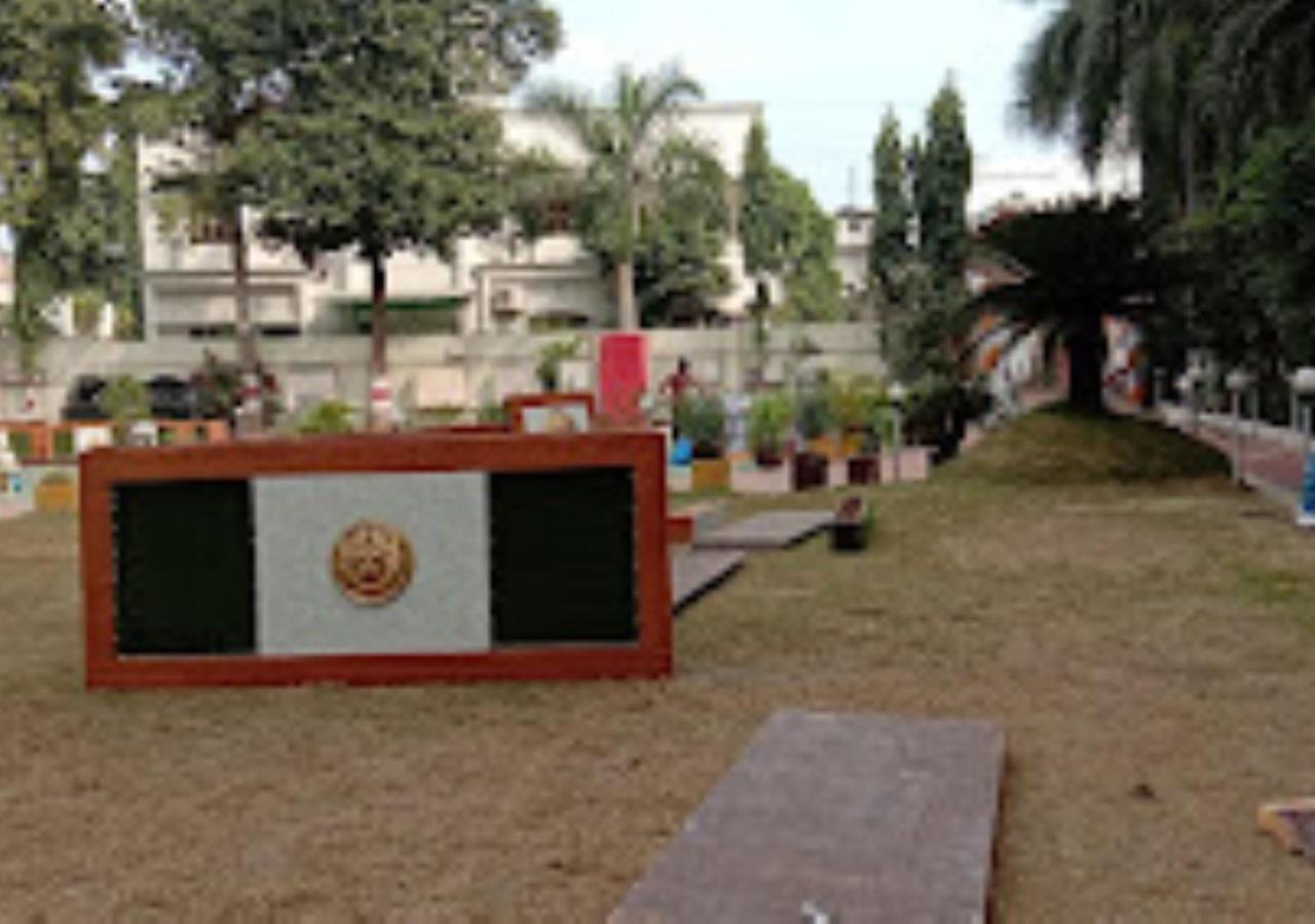 Hotel Blue Paradise Chandrapur Luaran gambar