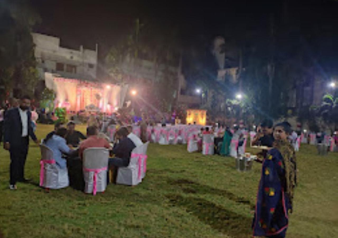 Hotel Blue Paradise Chandrapur Luaran gambar